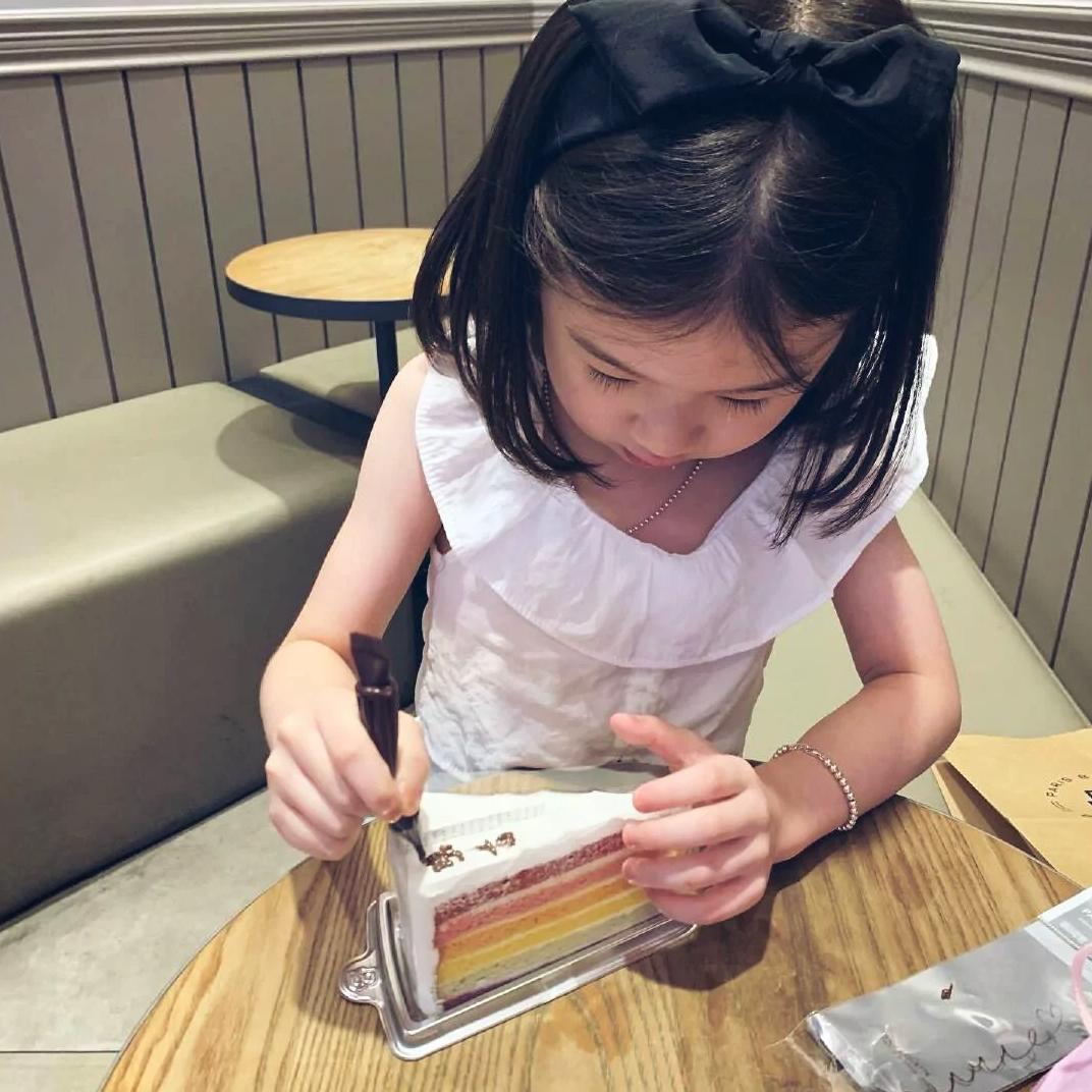 小喵爱吃鱼罐头