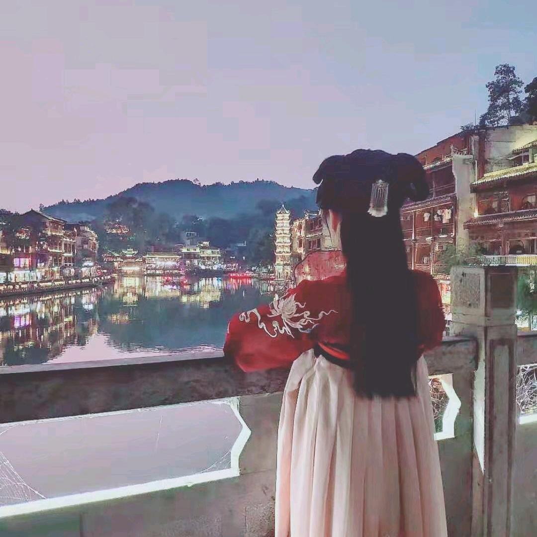 请叫我猪佳佳。