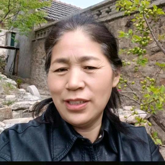 知梅《农村人爱唱歌》