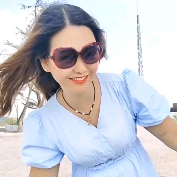 丽 丽