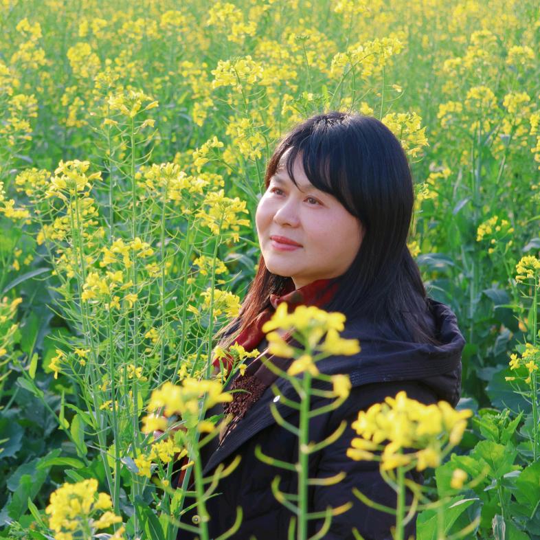 在粤北山区卖特产的珠姐