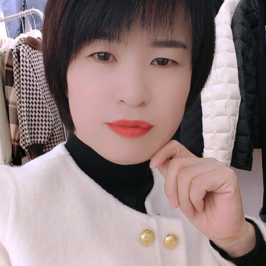 鲁山县老城大街妃漫女装店