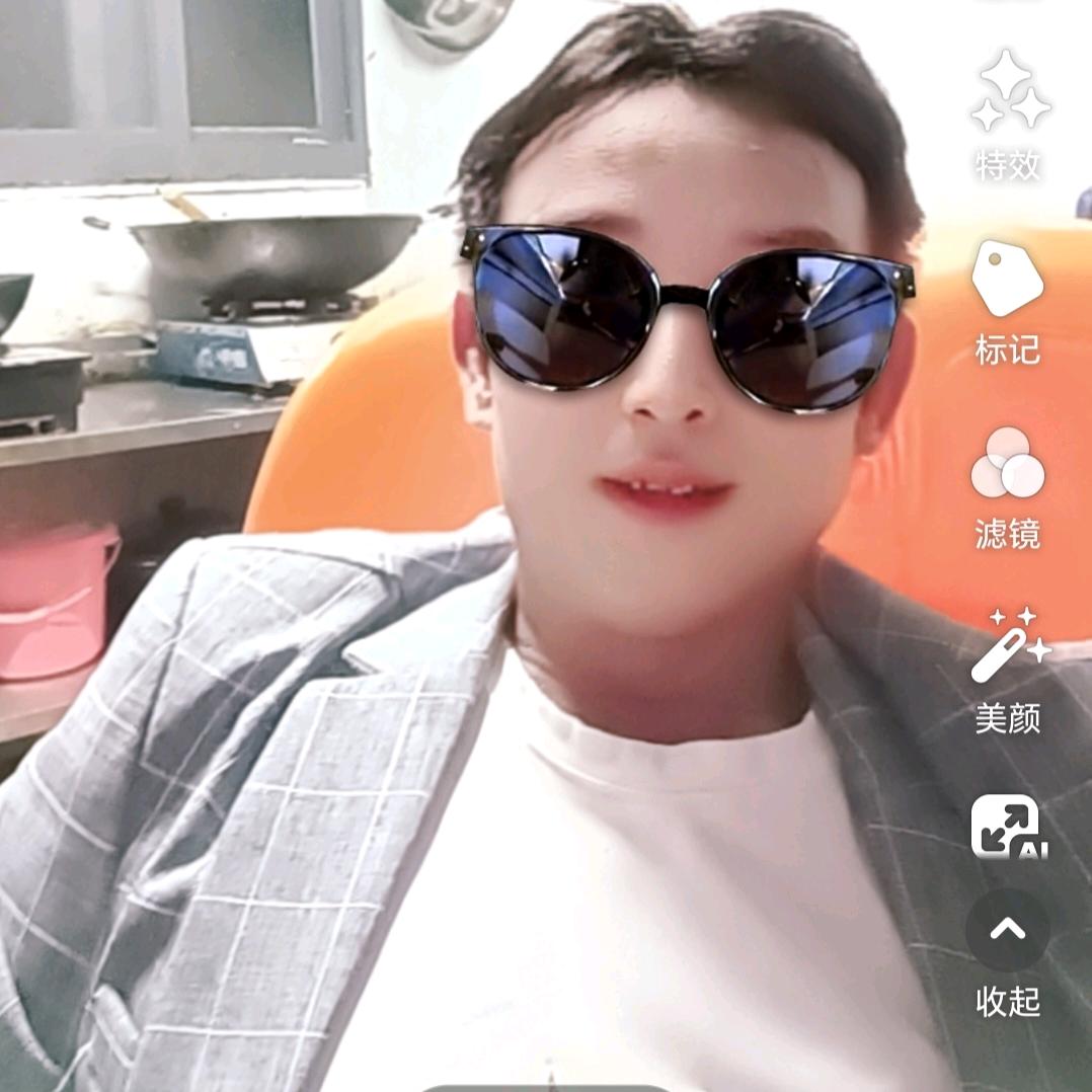 卢小潘