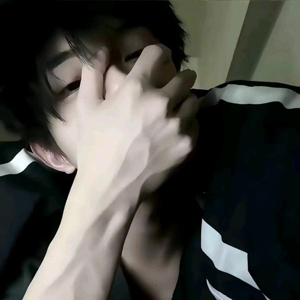 绝凌.