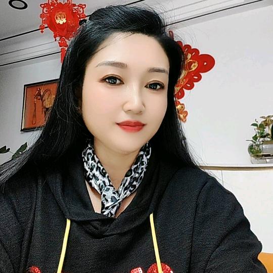 王英.
