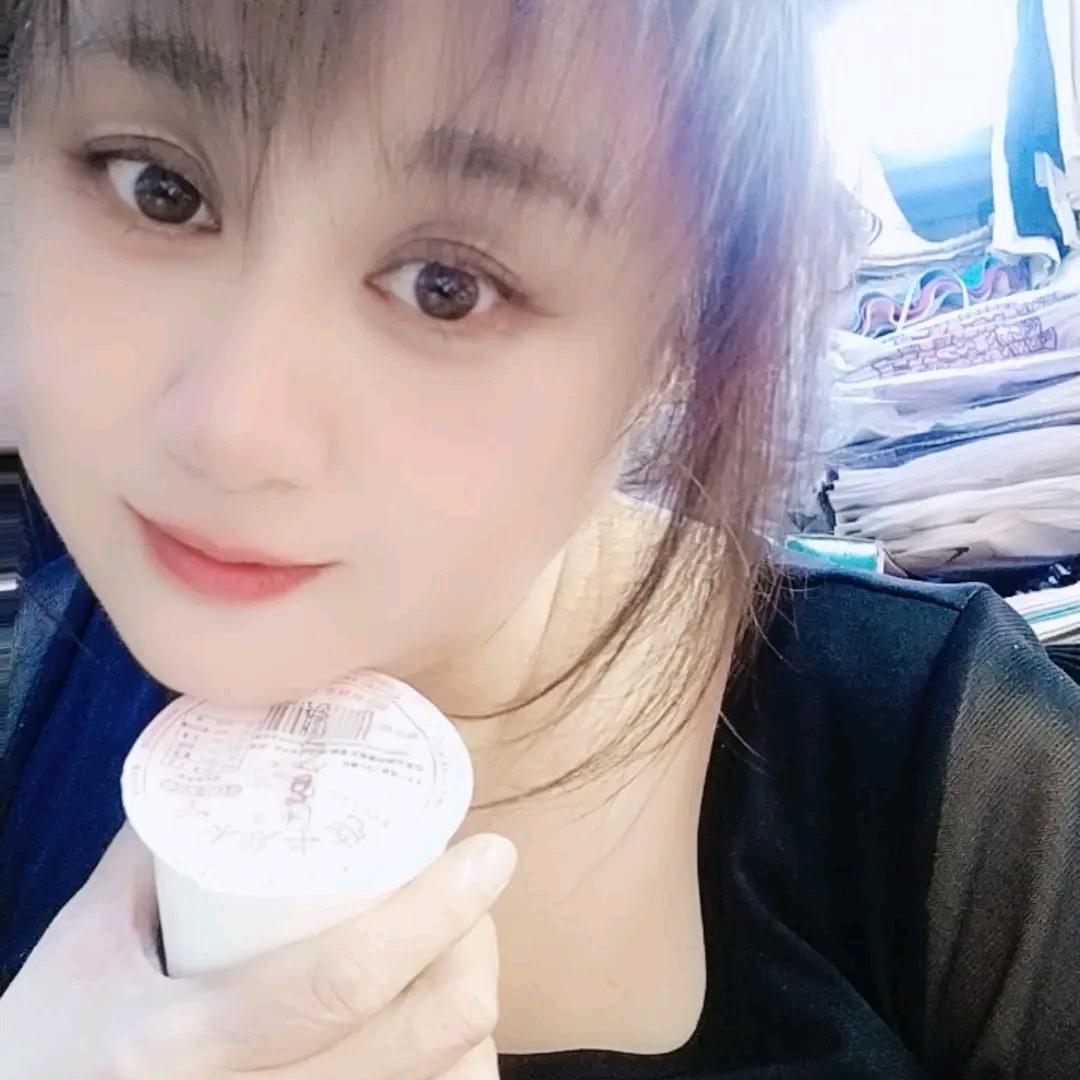 对影成双