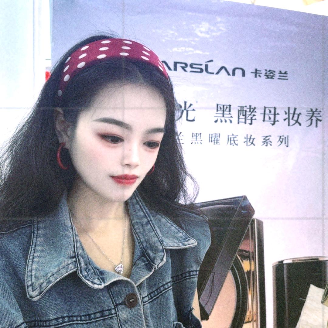 ♥(>小瑜儿_<)