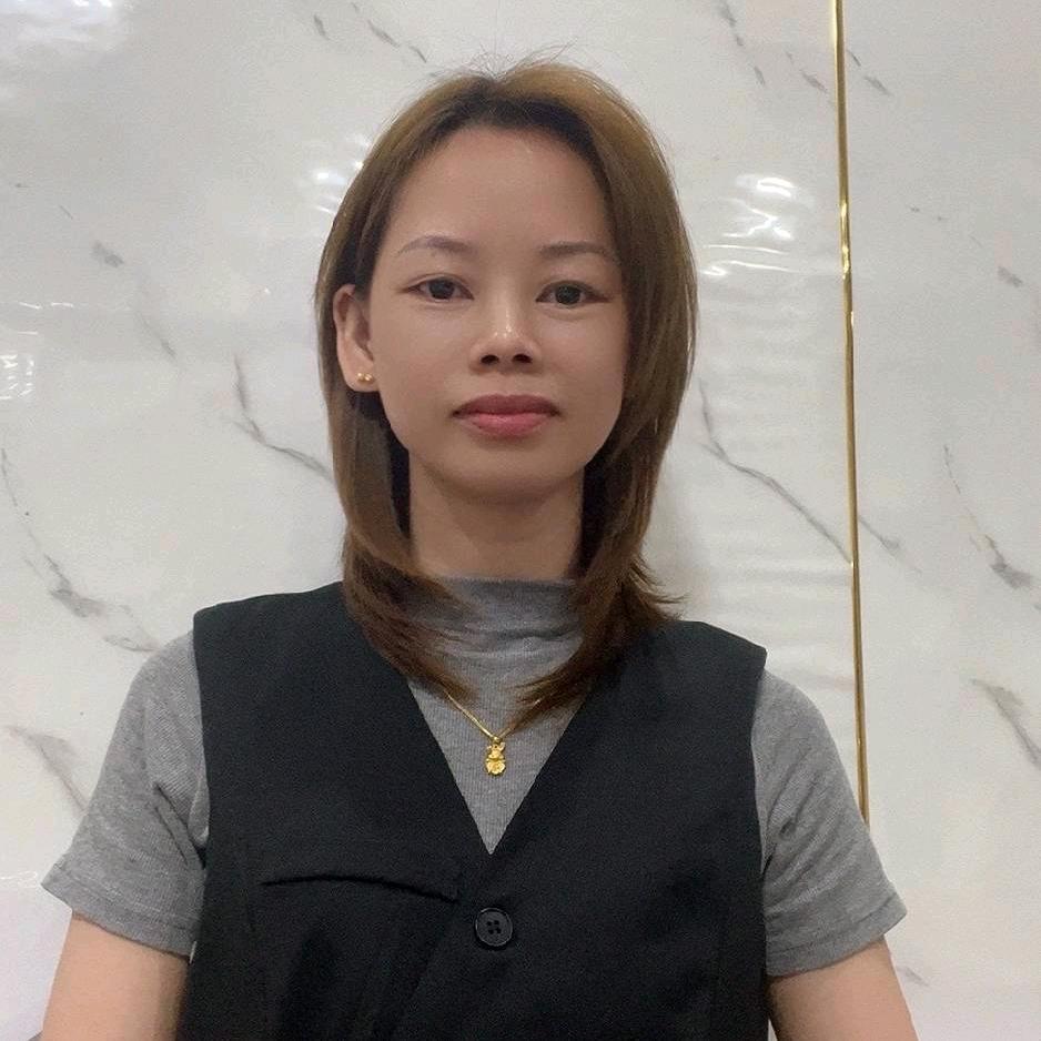 西胪楚金美发店