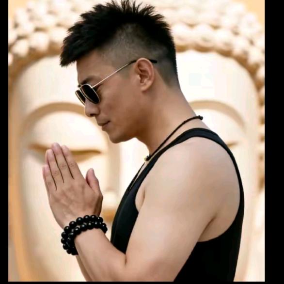 👑不一样的风👑