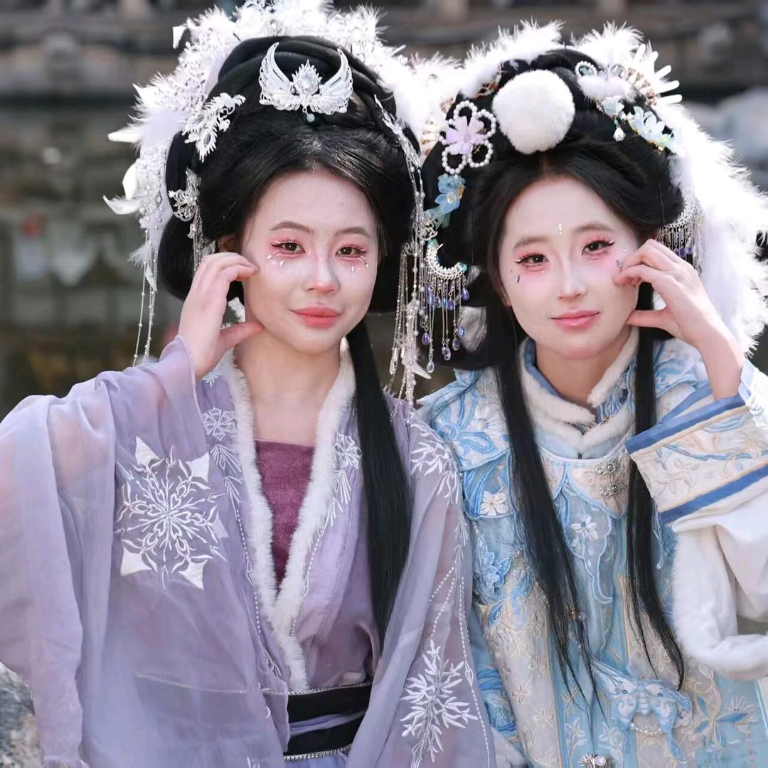 坚强的小草(>﹏<)