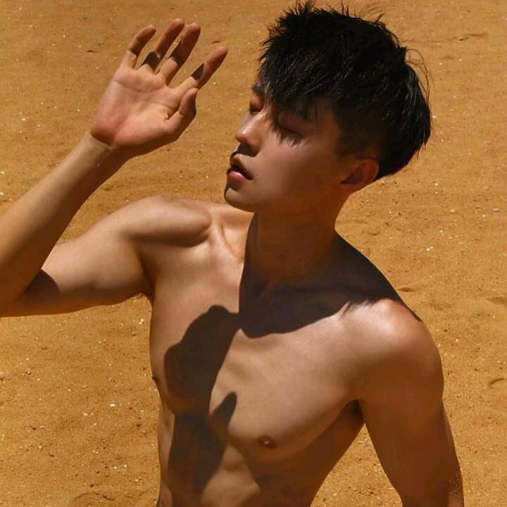 一只傻小马😘