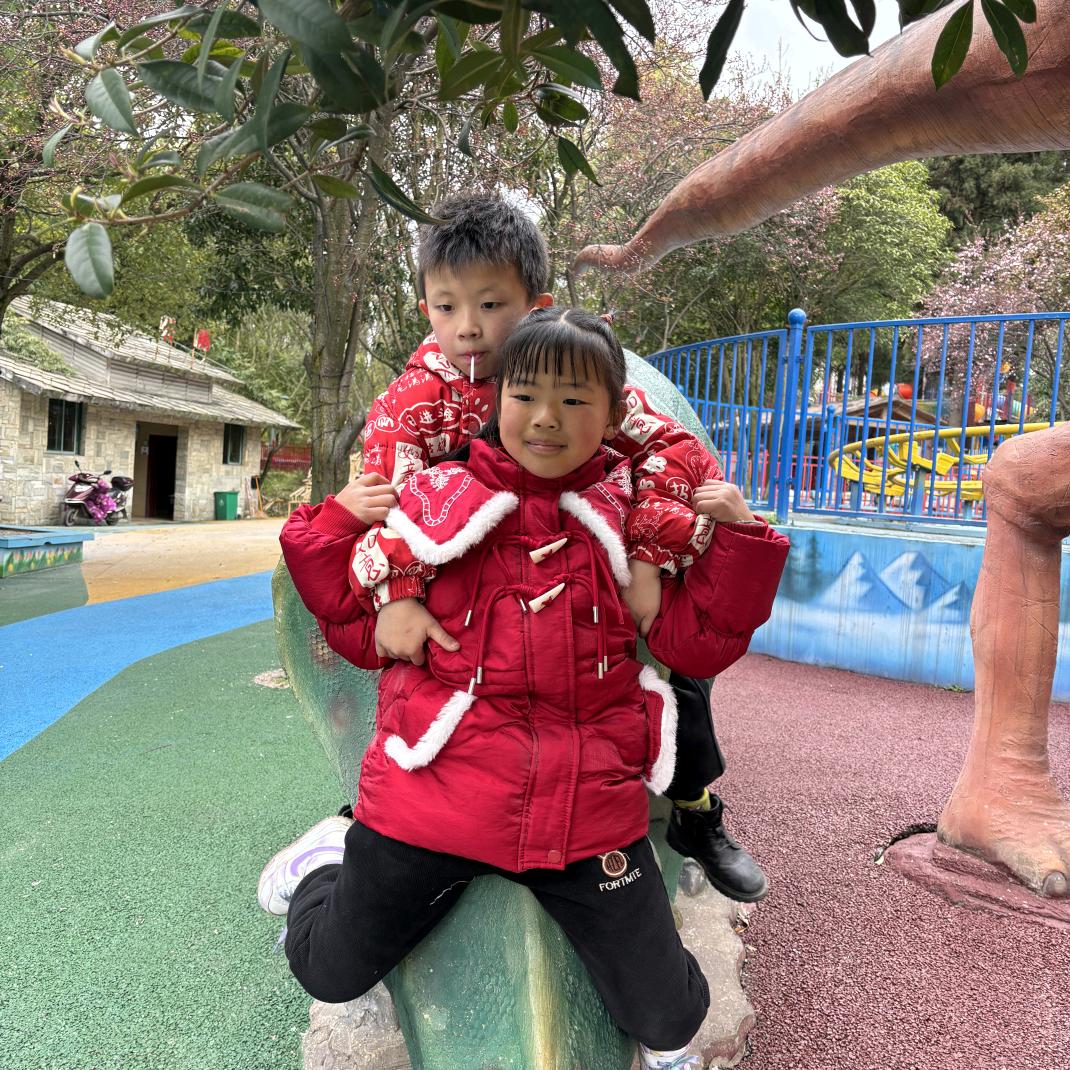 家🈶④娃👨‍👨‍👧‍👦