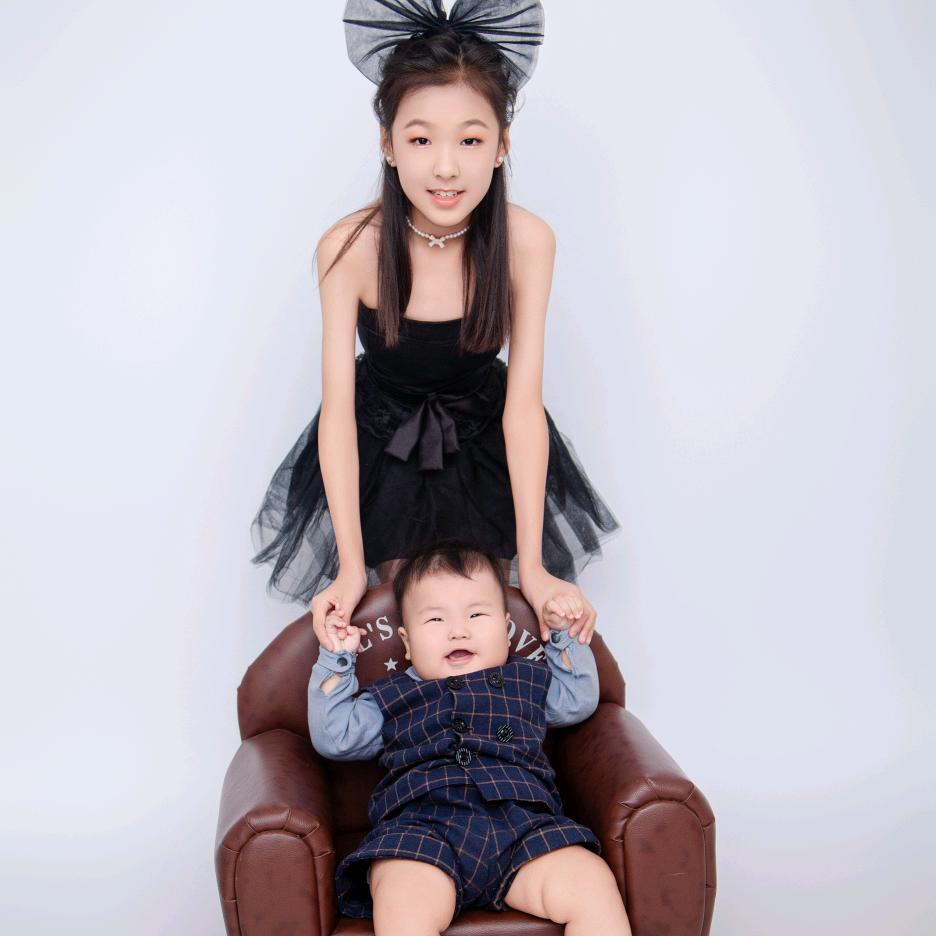 瘦丫头胖小子
