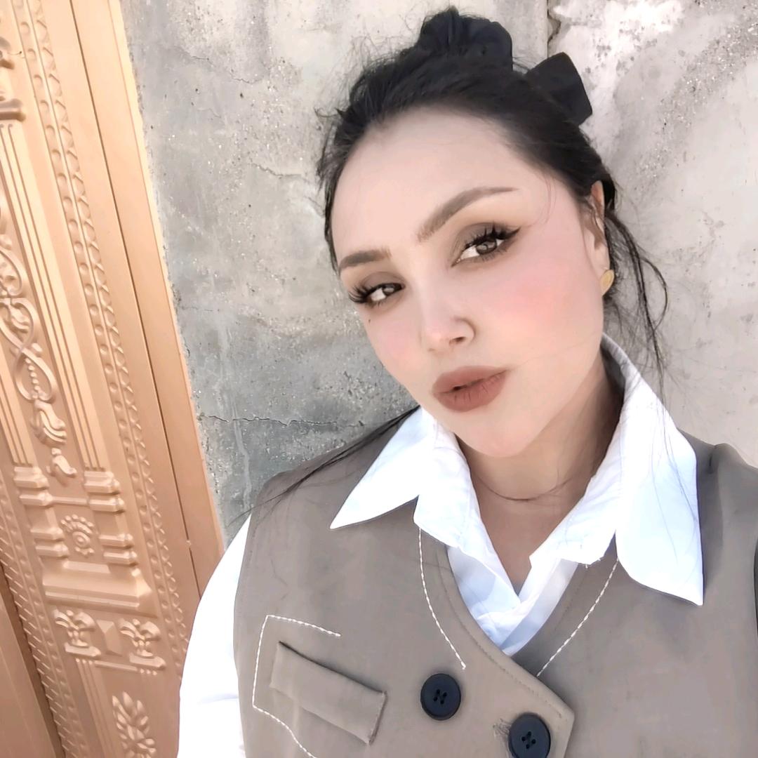Adela-SawuT