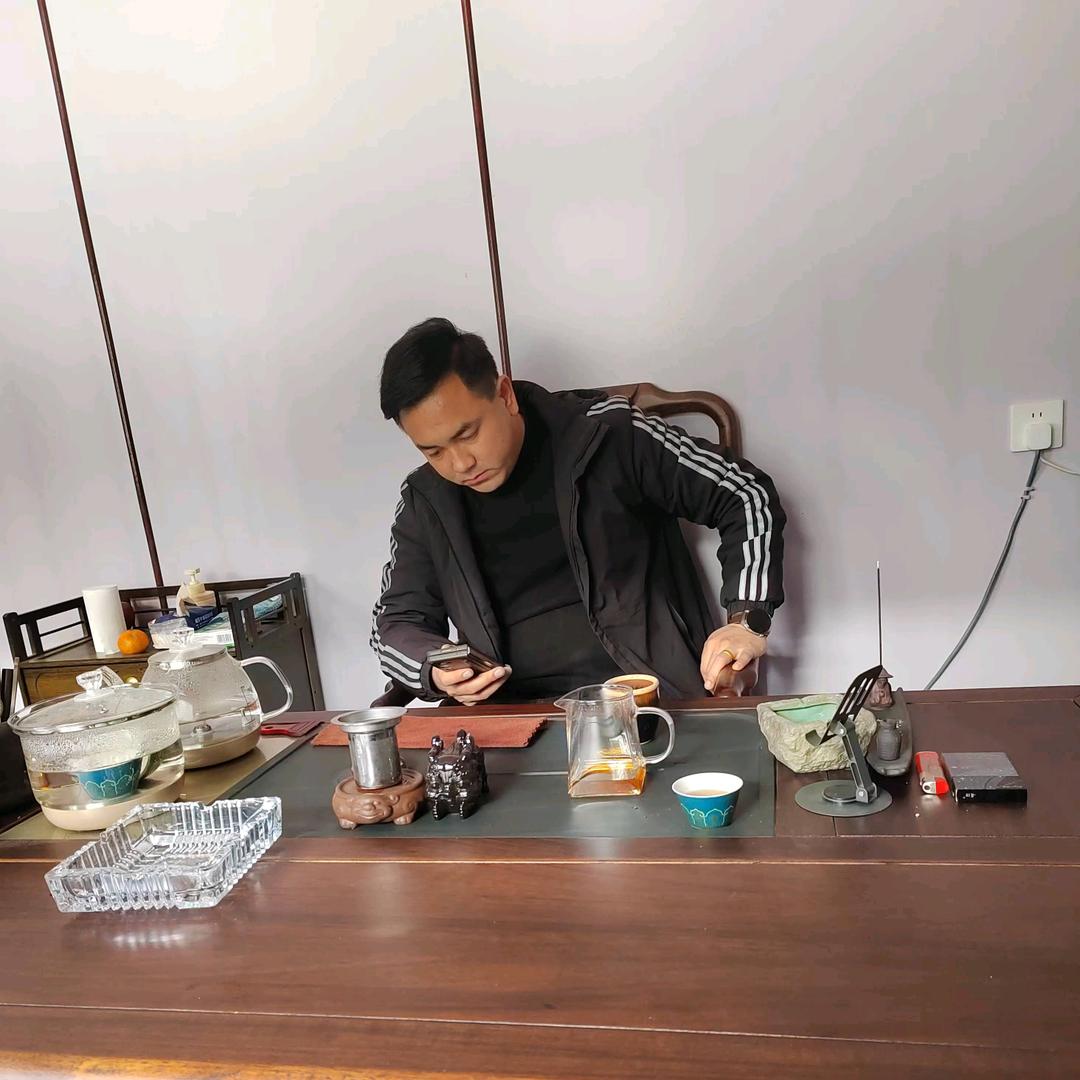杨盼。