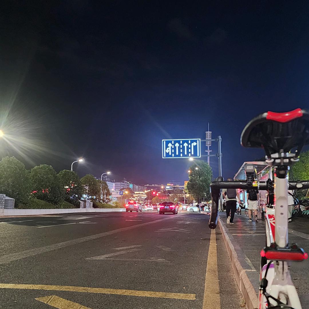 李果果。