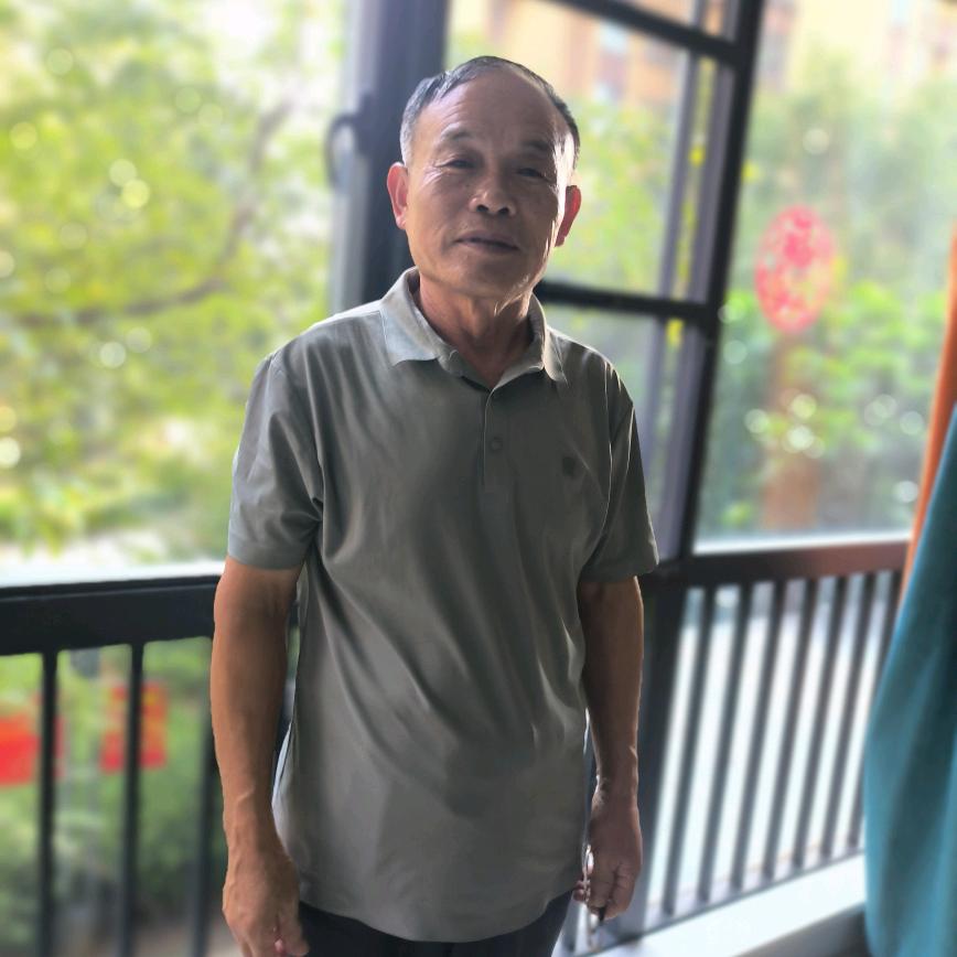 烈焰·特劳斯。