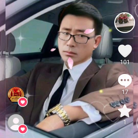李？？