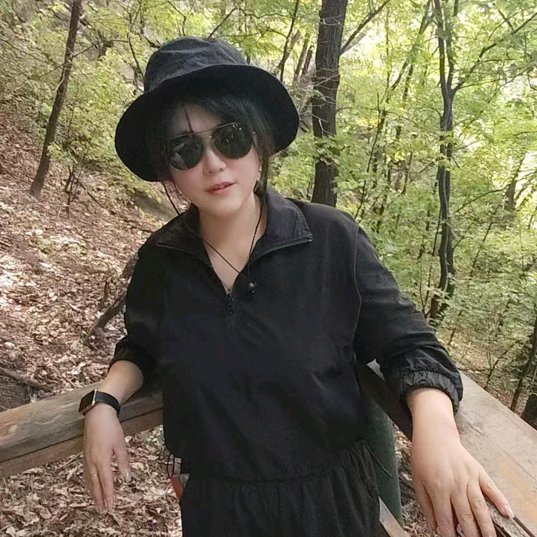 英子