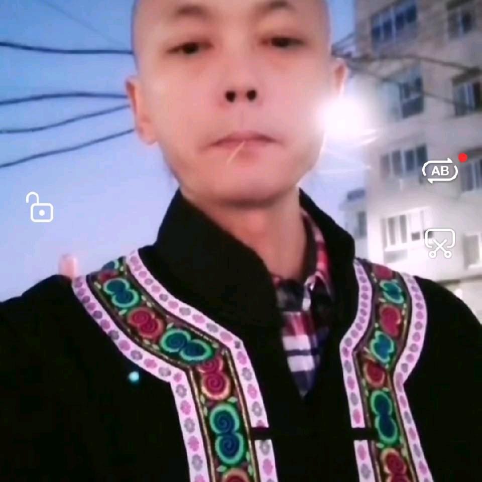 相逢是缘花灯琴师