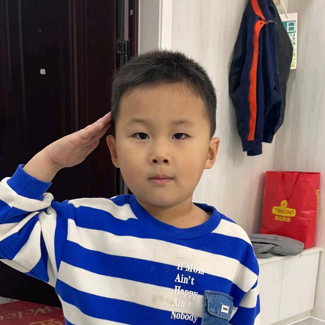 白毛浮绿水