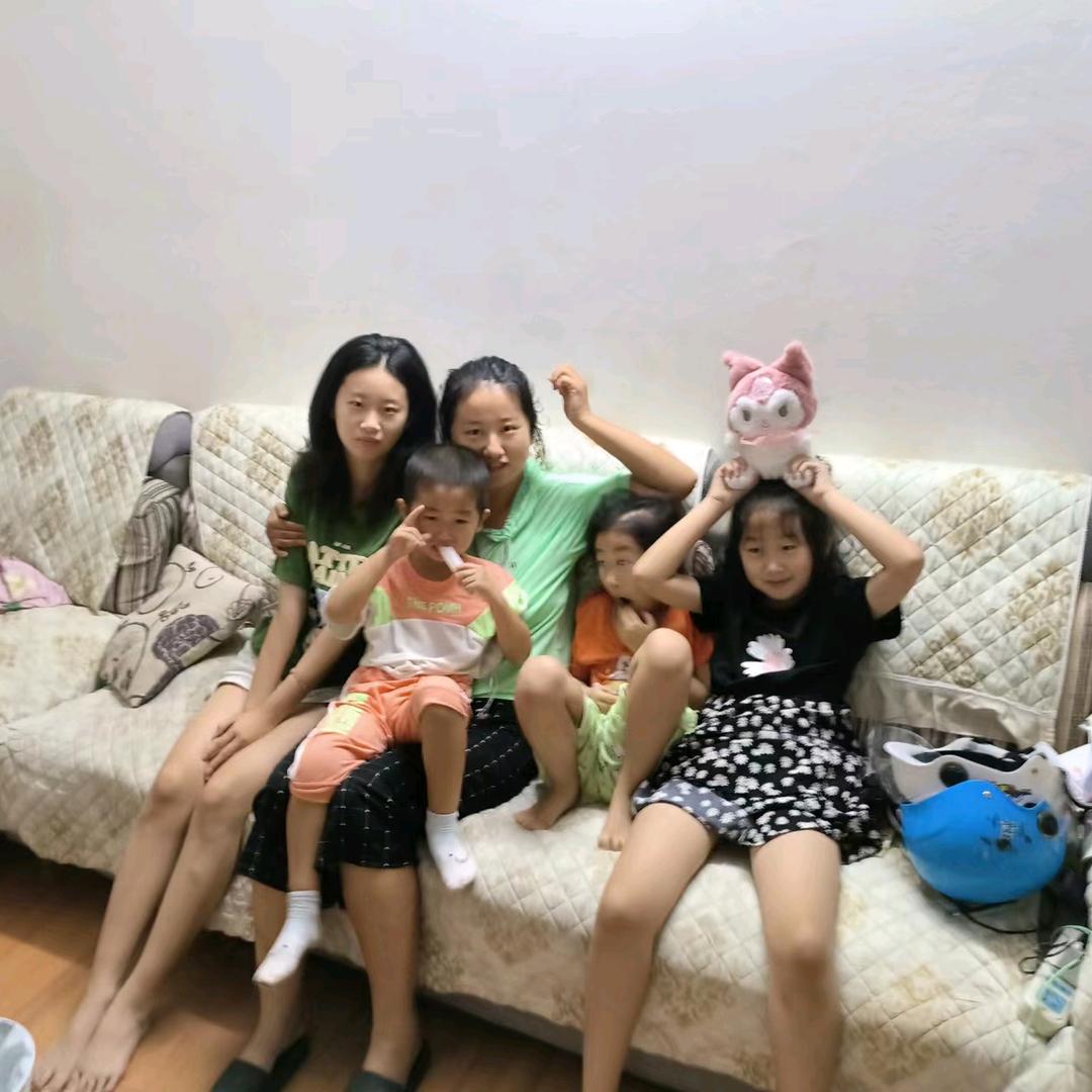 大姐老圆圆