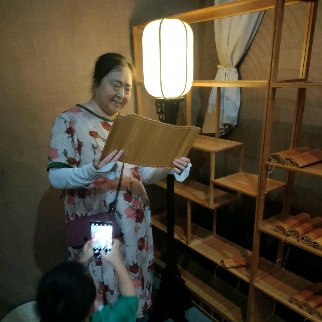用户4376619228265
