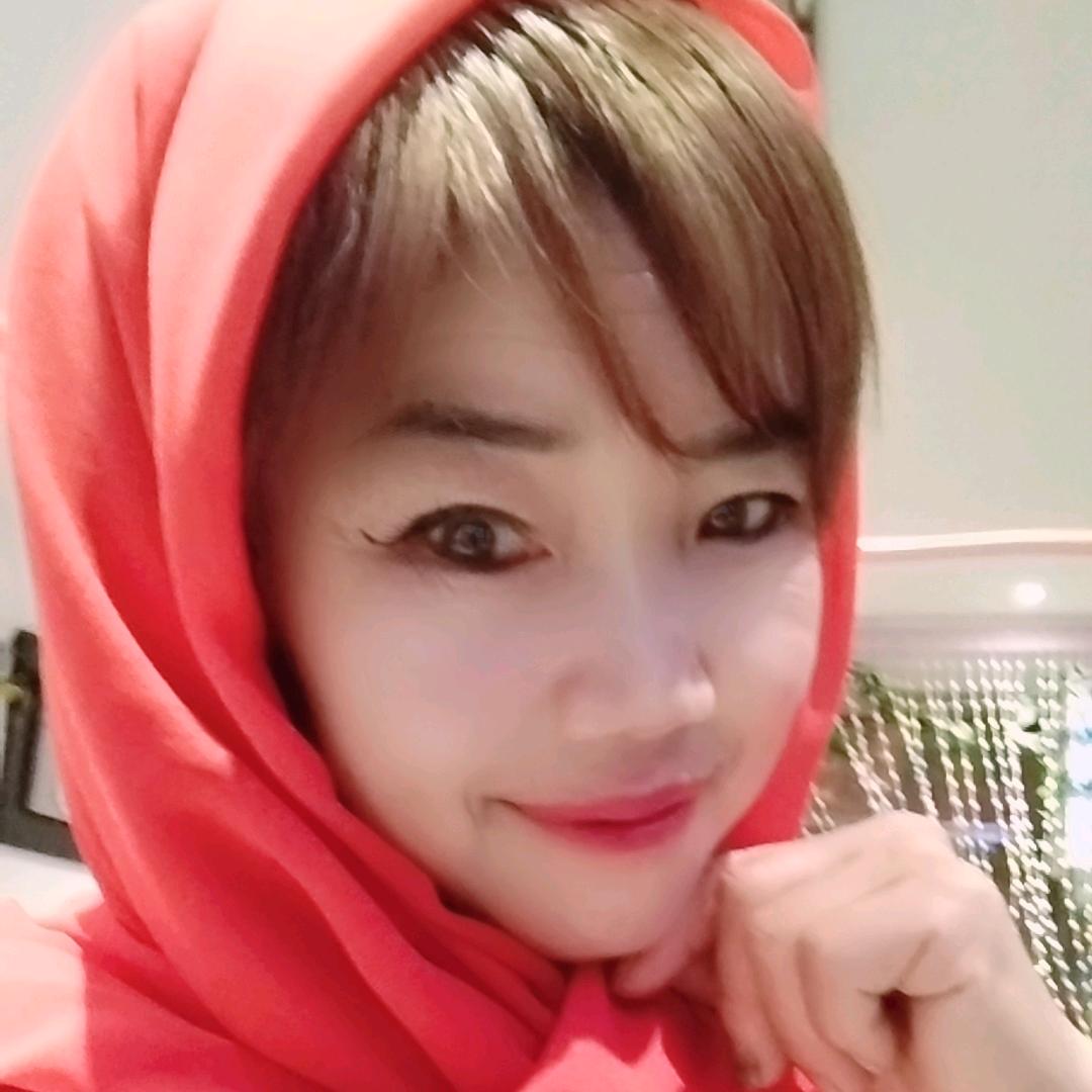 红娘殷姐，眼观六路尘缘事，线牵八方有情人