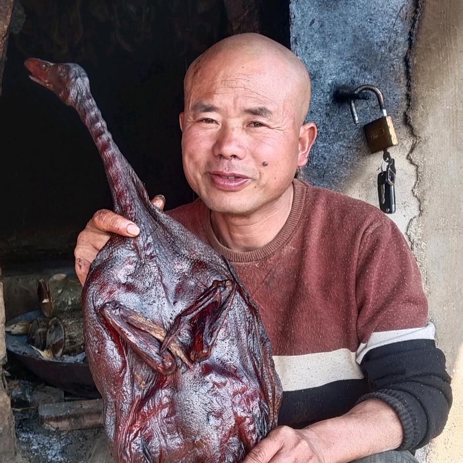 火神坡光头哥