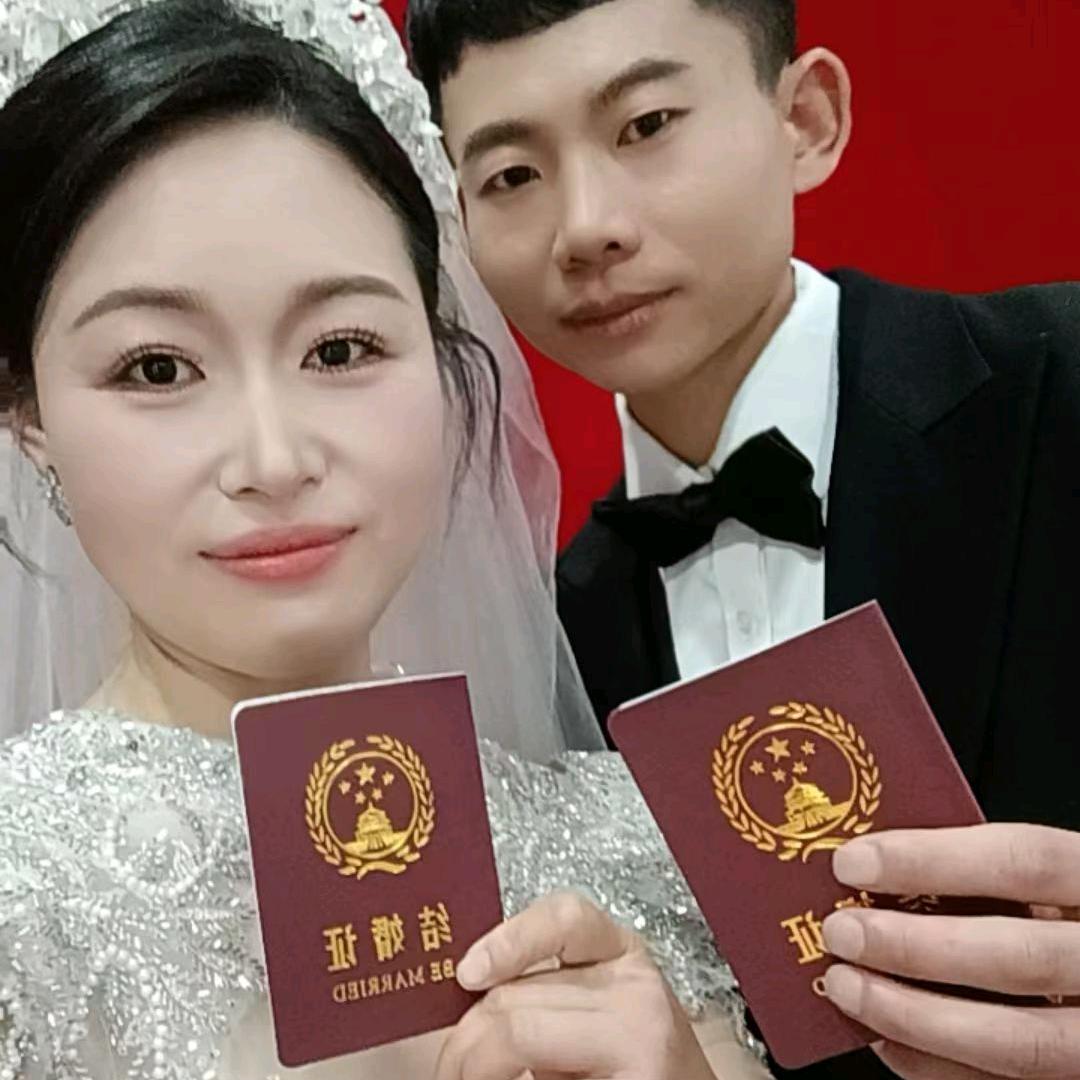 杨柳和龙龙（孕晚期）