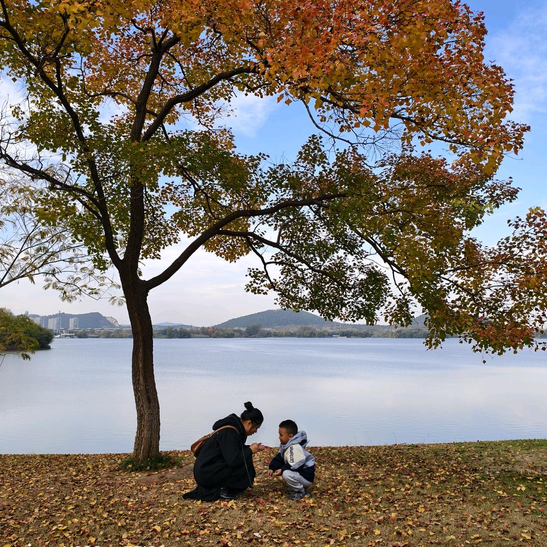 晒太阳的小啊香