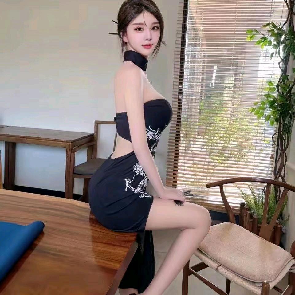 成都新阑阿商贸有限公司.