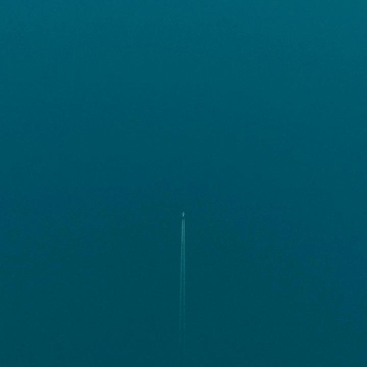 ゛
