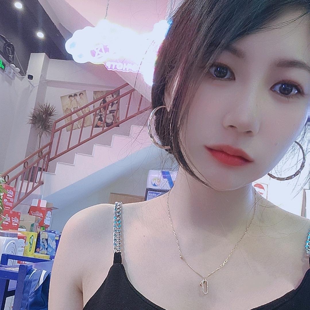 乐盈玲