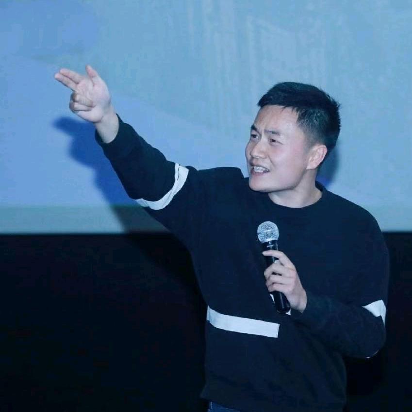 陈龙像条狗