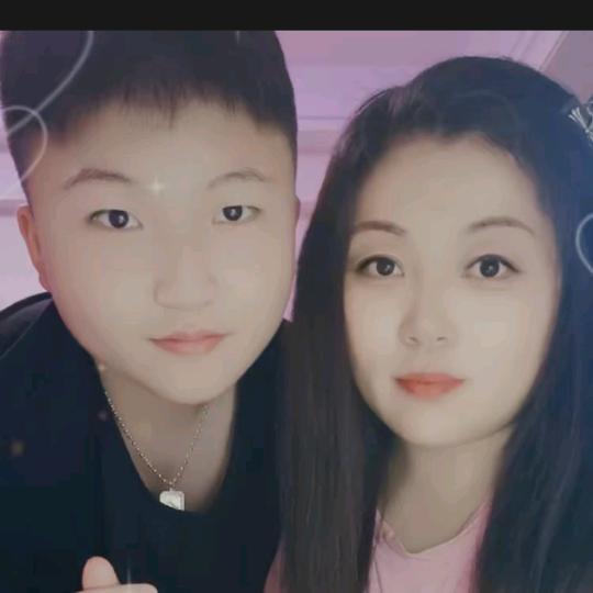 孟轩（商品在橱窗）