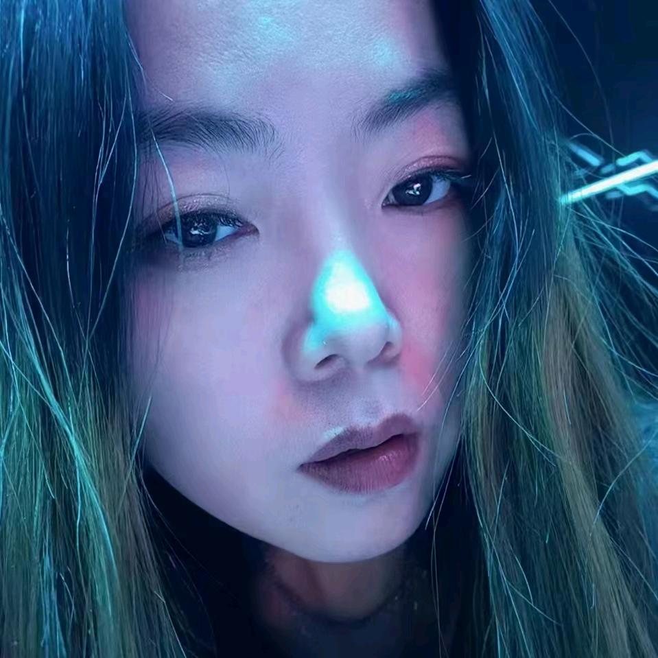 爆爆的张大花儿🌻