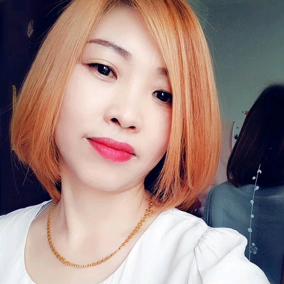 莉莉穿搭