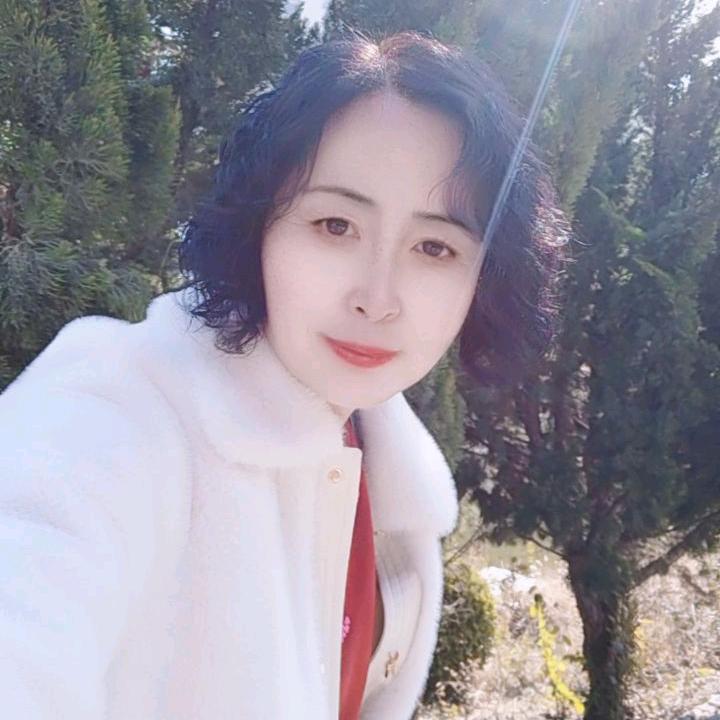 高村艳萍男女装喜妈妈装都有