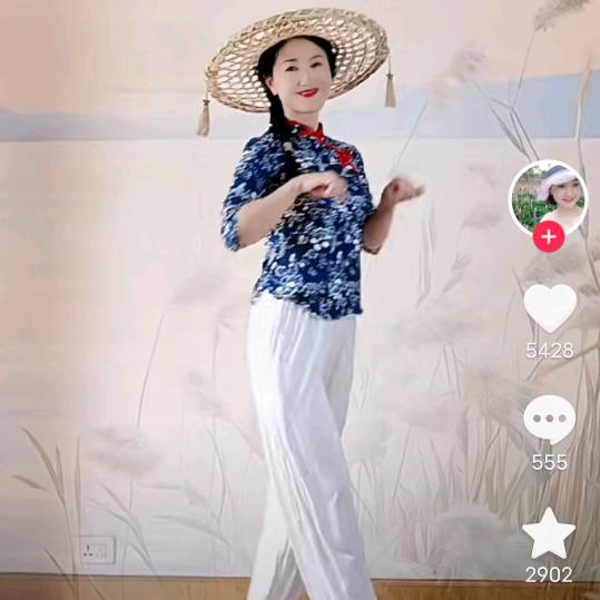 特土气的农村女人