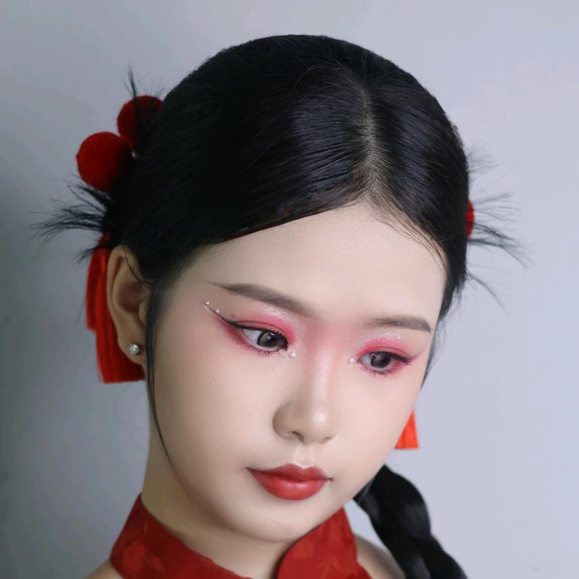 壹众美妆(499学化妆）