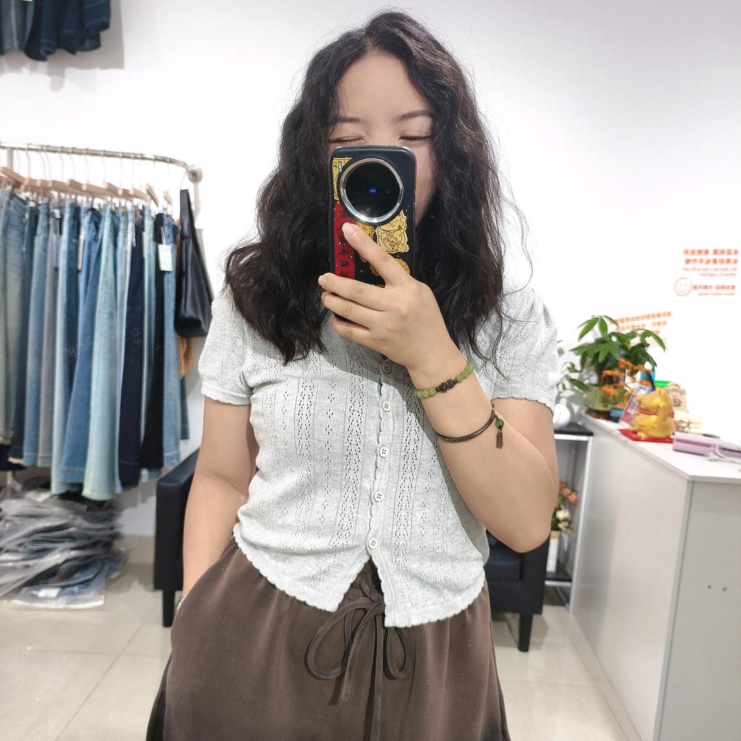 容容小个子