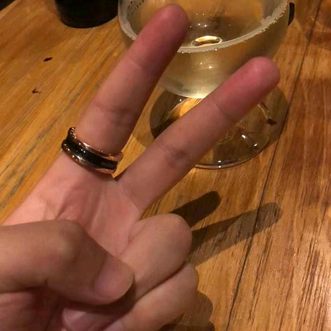 K、