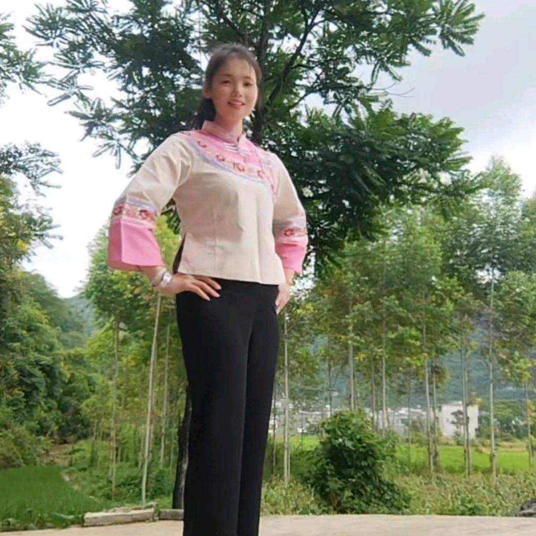 布依姑娘《珠宝小姐姐》