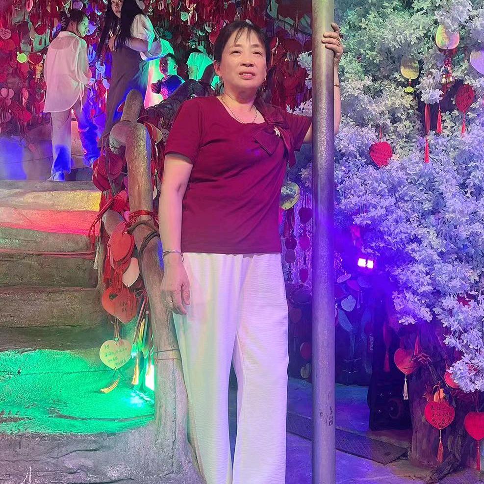 邓菊英