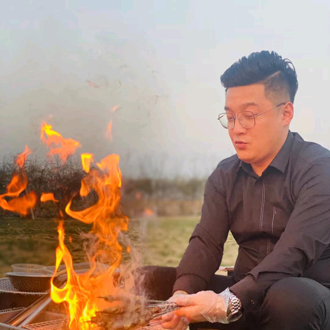 王俊
