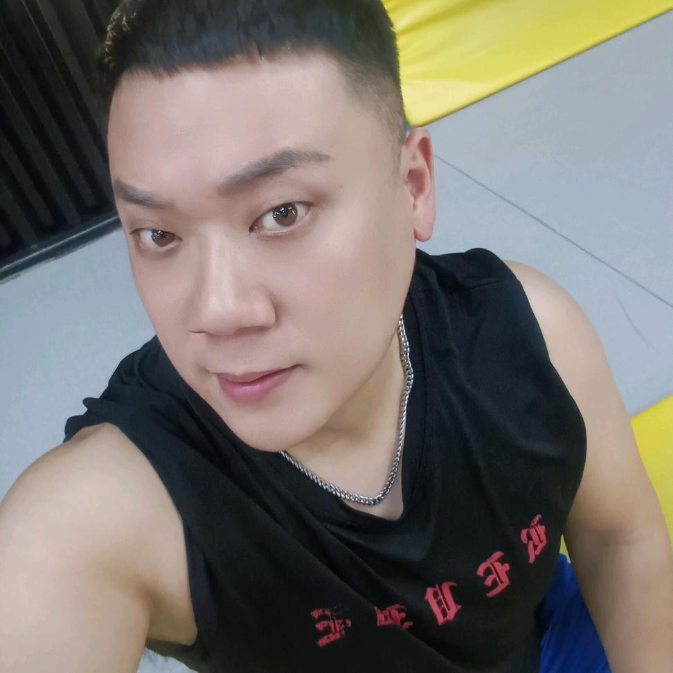 汤尼游泳健身教练