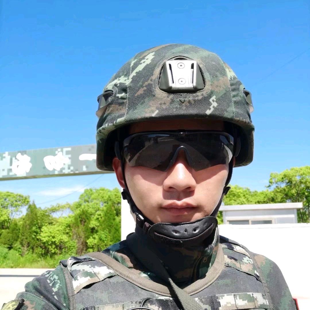 喜欢橄榄绿—周周