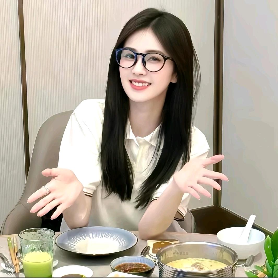 鹿小霖.