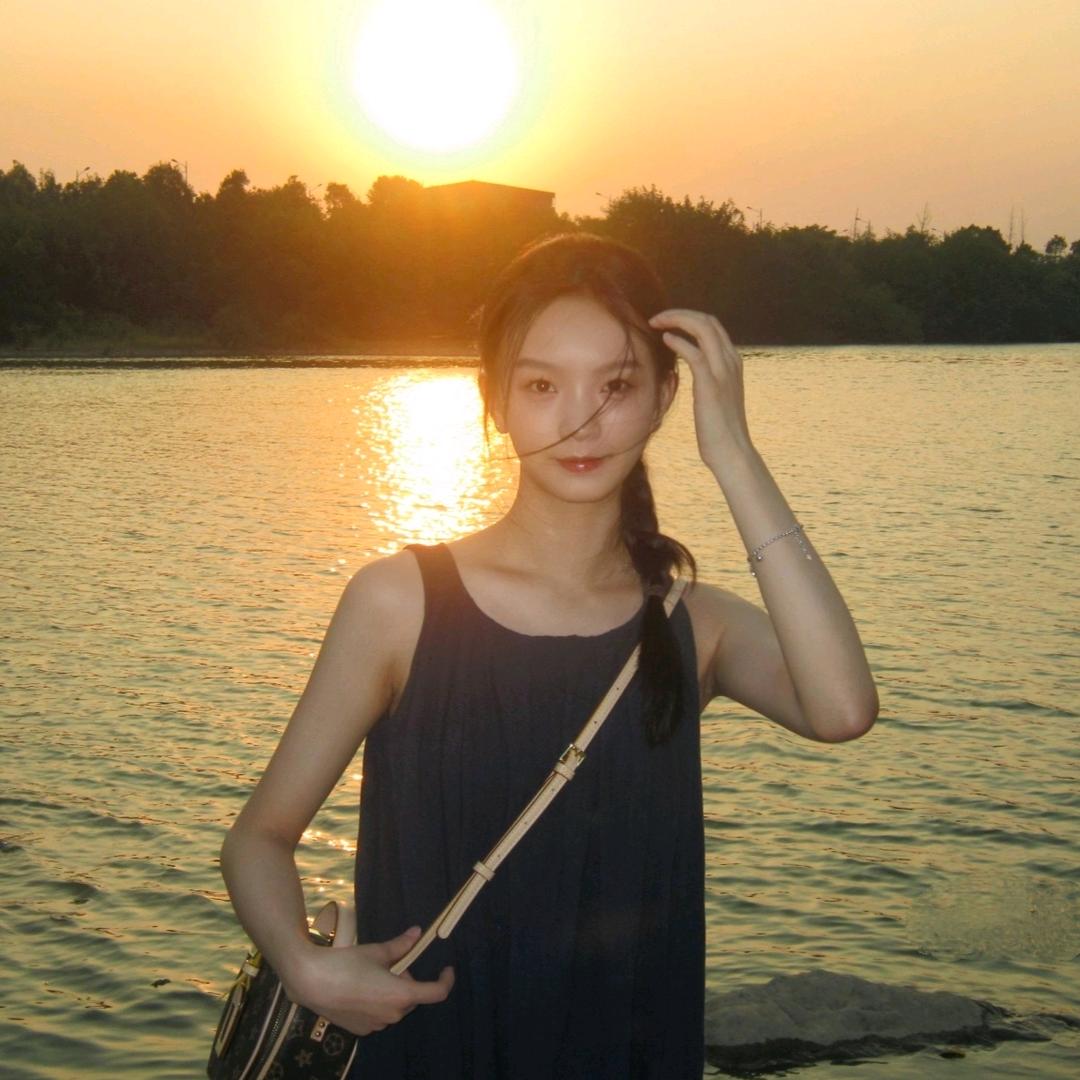 何芝麻.